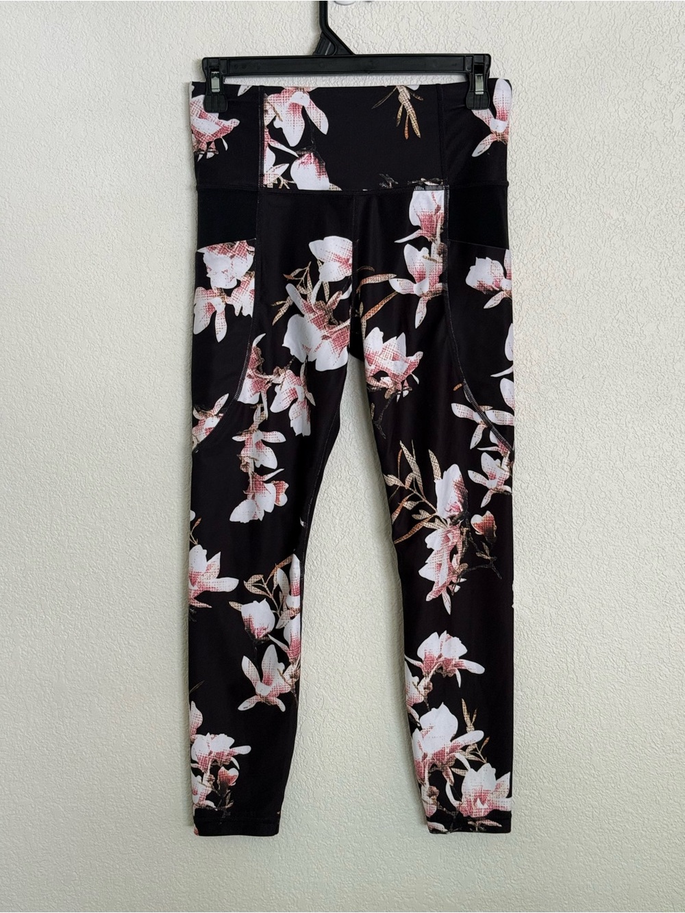 Athleta Salutation Stash Pocket Floral Legging
